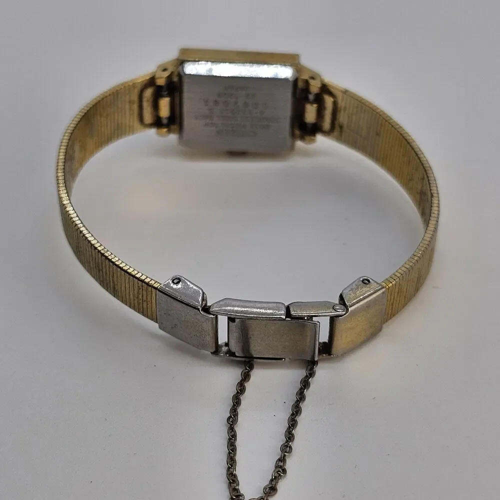 VTG Citizen Women's‎ Watch 16MM Black Gold Dial Gold Band 6